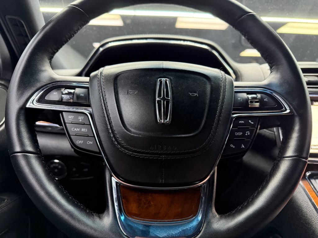 Used 2017 Lincoln Continental Select AWD/4WD image 22