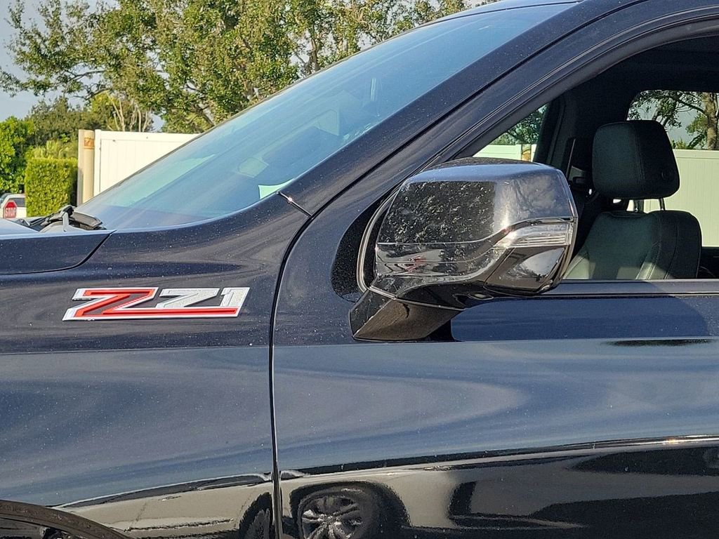 Used 2022 Chevrolet Tahoe Z71 w/ Luxury Package image 18