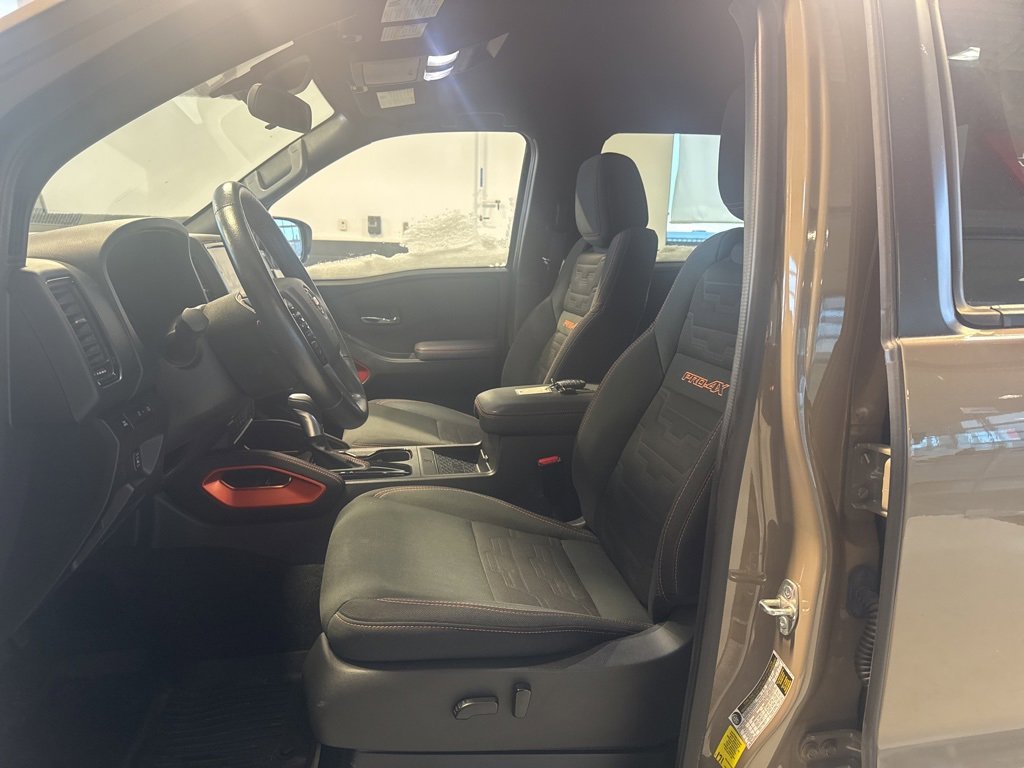 Used 2022 Nissan Frontier PRO-4X image 9