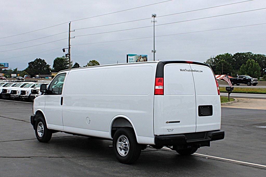 Used 2025 Chevrolet Express 2500 Extended w/ Driver Convenience Package RWD image 4