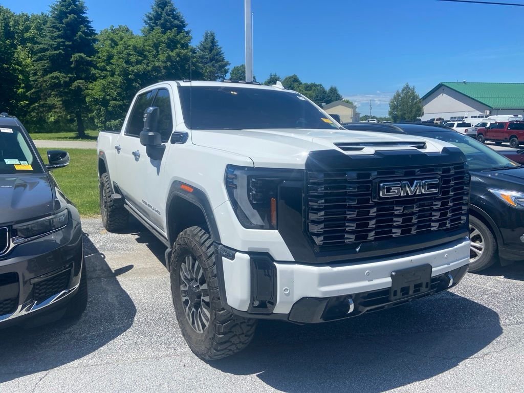 Used 2025 GMC Sierra 2500 Denali Ultimate AWD/4WD image 1