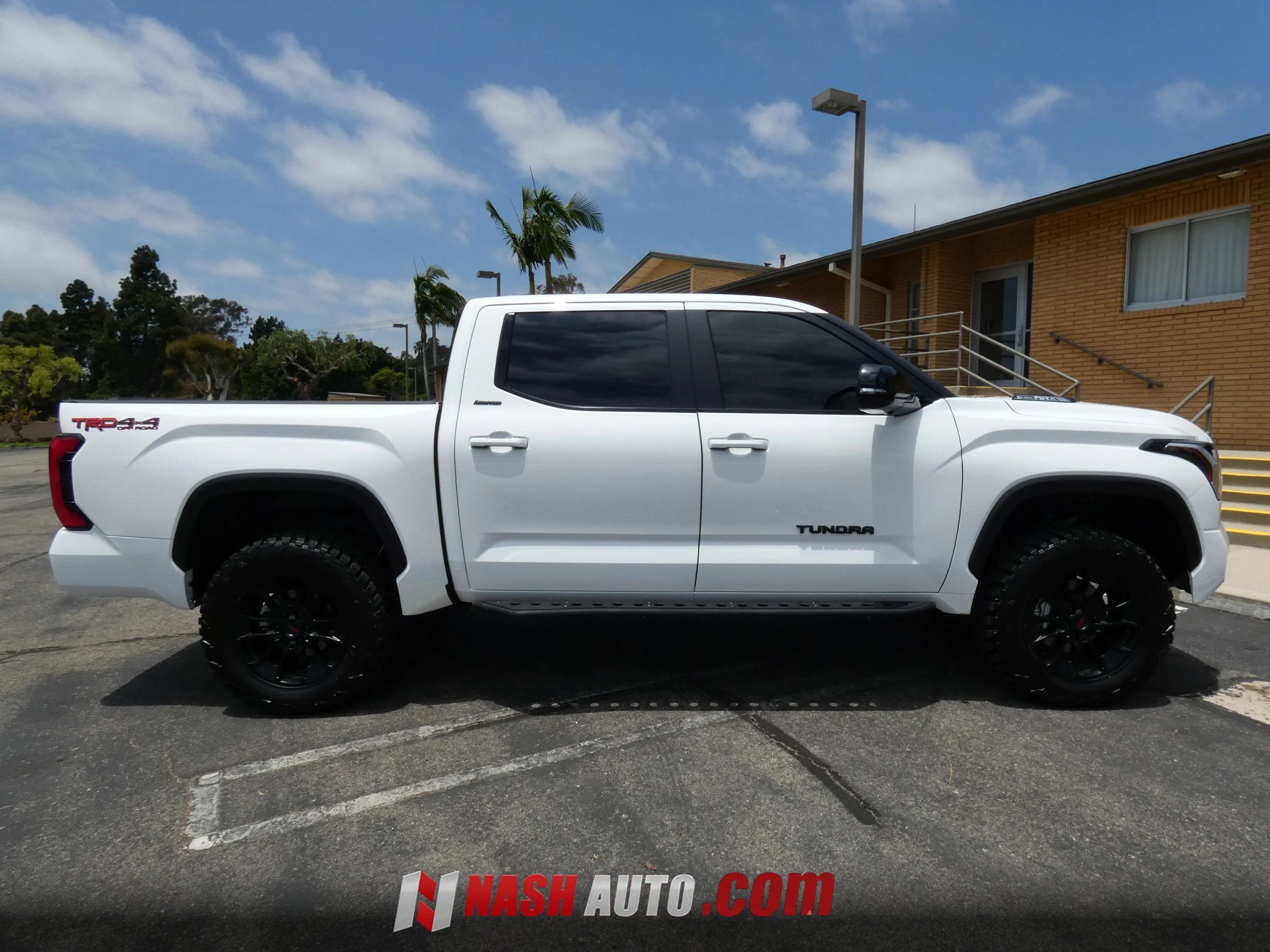 Used 2024 Toyota Tundra Limited w/ TRD Off-Road Package AWD/4WD image 10