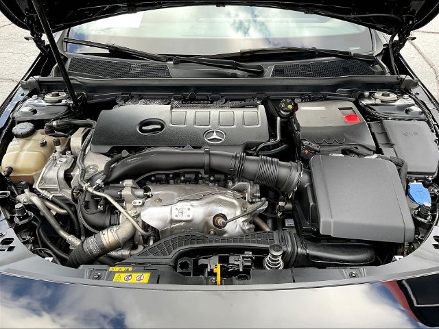 Used 2023 Mercedes-Benz CLA 250 image 31