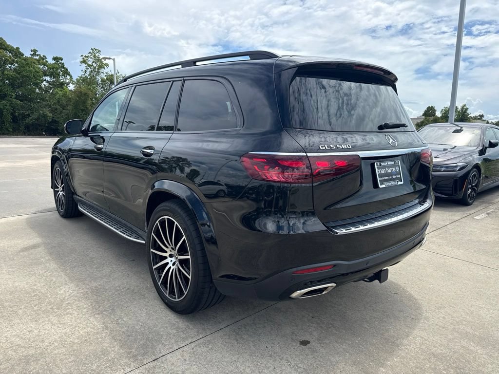 Used 2024 Mercedes-Benz GLS 580 4MATIC image 3