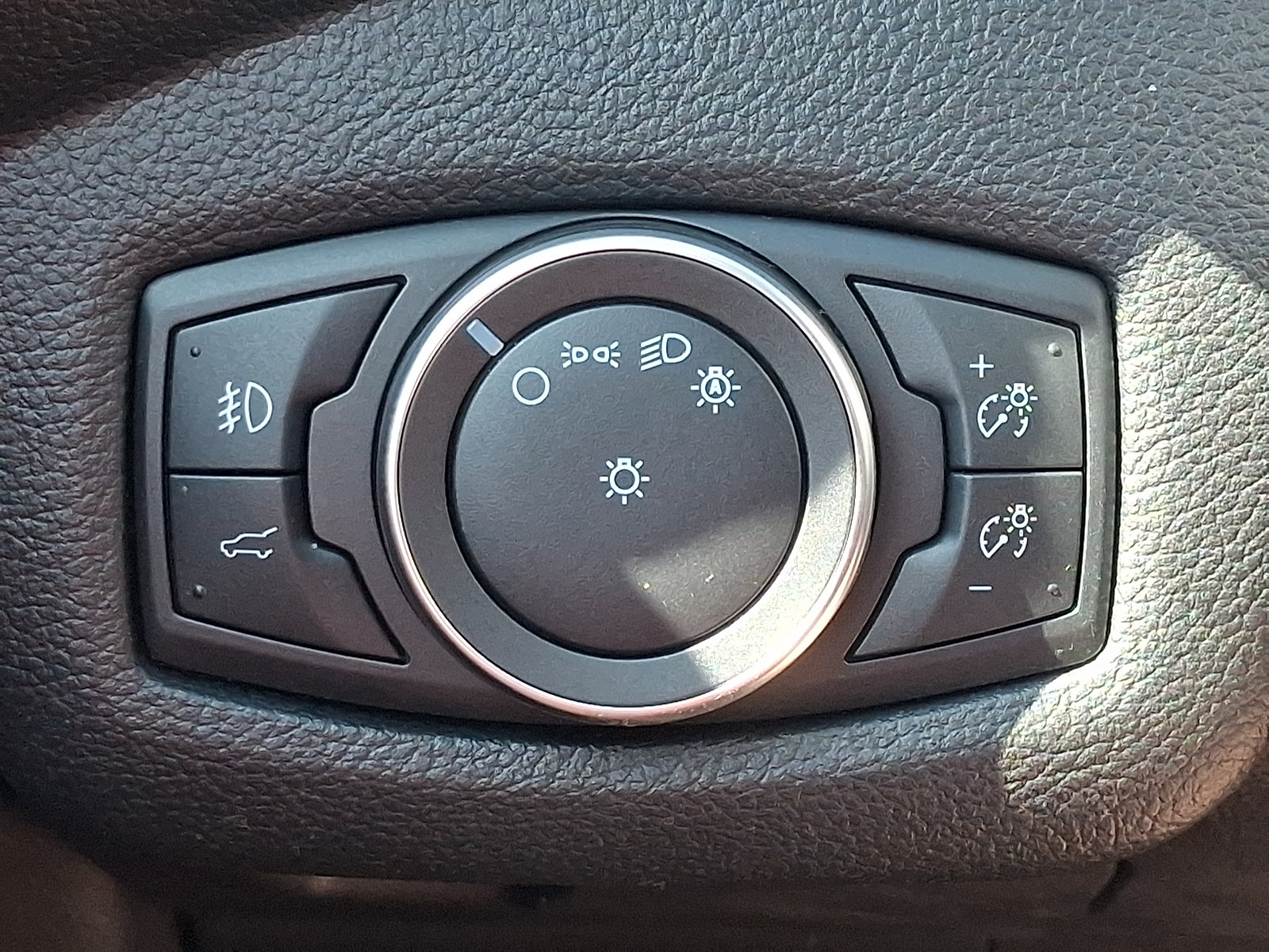 Used 2019 Ford Escape SE AWD/4WD image 24