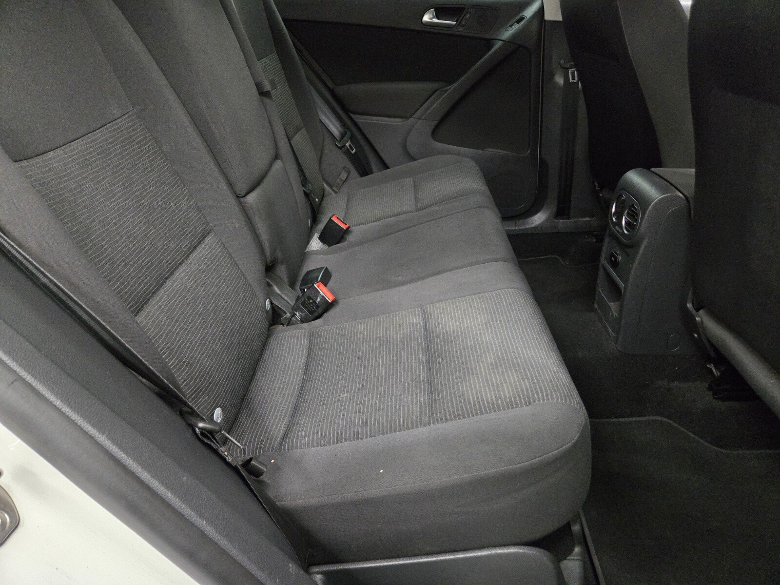 Used 2012 Volkswagen Tiguan LE FWD image 11