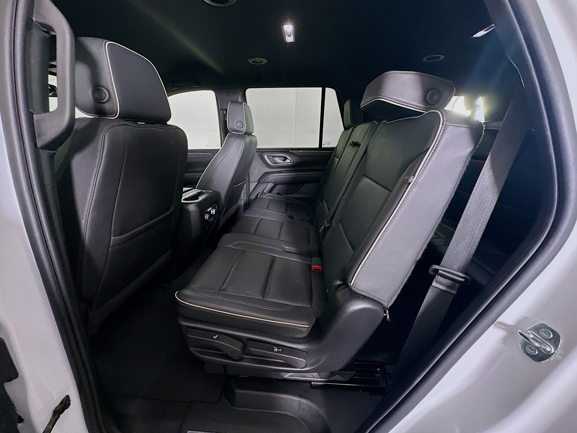 Used 2024 GMC Yukon SLT image 28