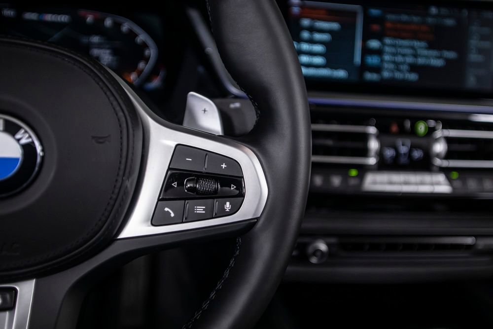 Used 2024 BMW Z4 M40i w/ Premium Package image 38