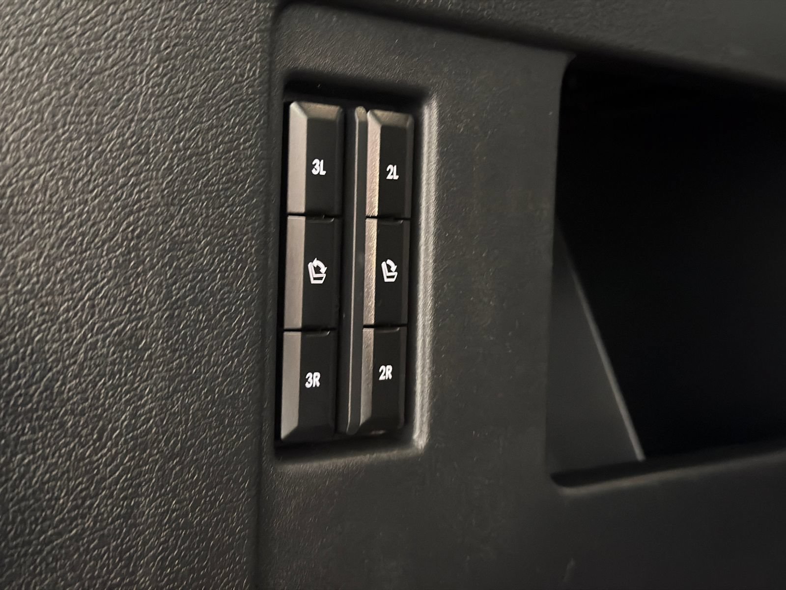 Used 2023 Lincoln Navigator Reserve AWD/4WD image 10