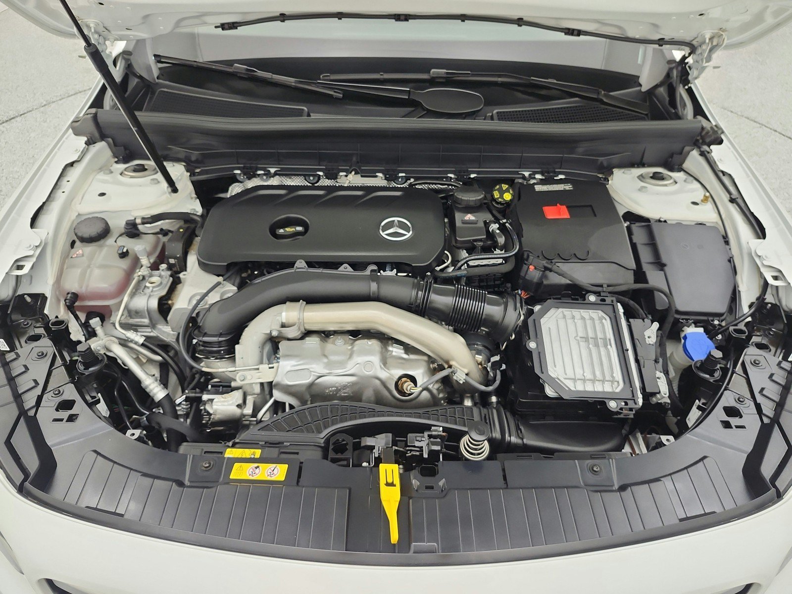 Used 2025 Mercedes-Benz GLB 250 image 16