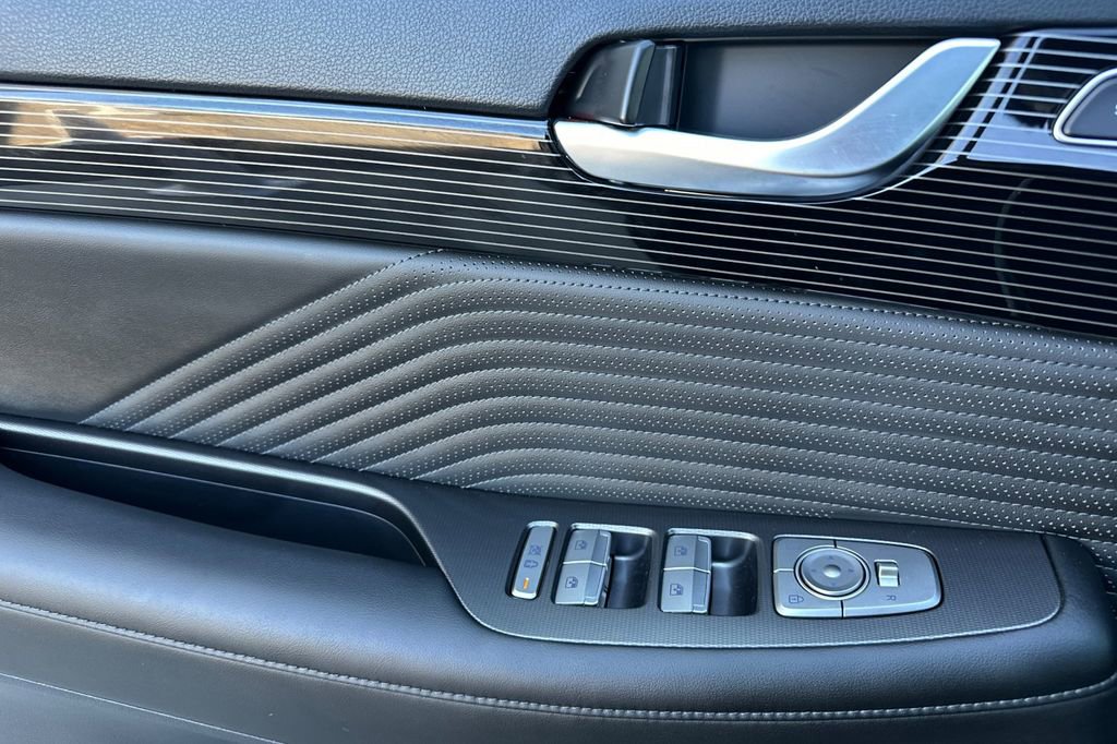 Used 2025 Hyundai Palisade Calligraphy image 8