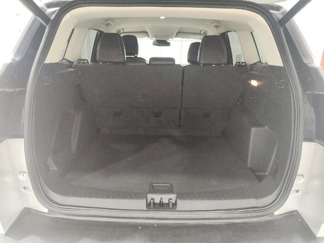 Used 2019 Ford Escape SEL image 16