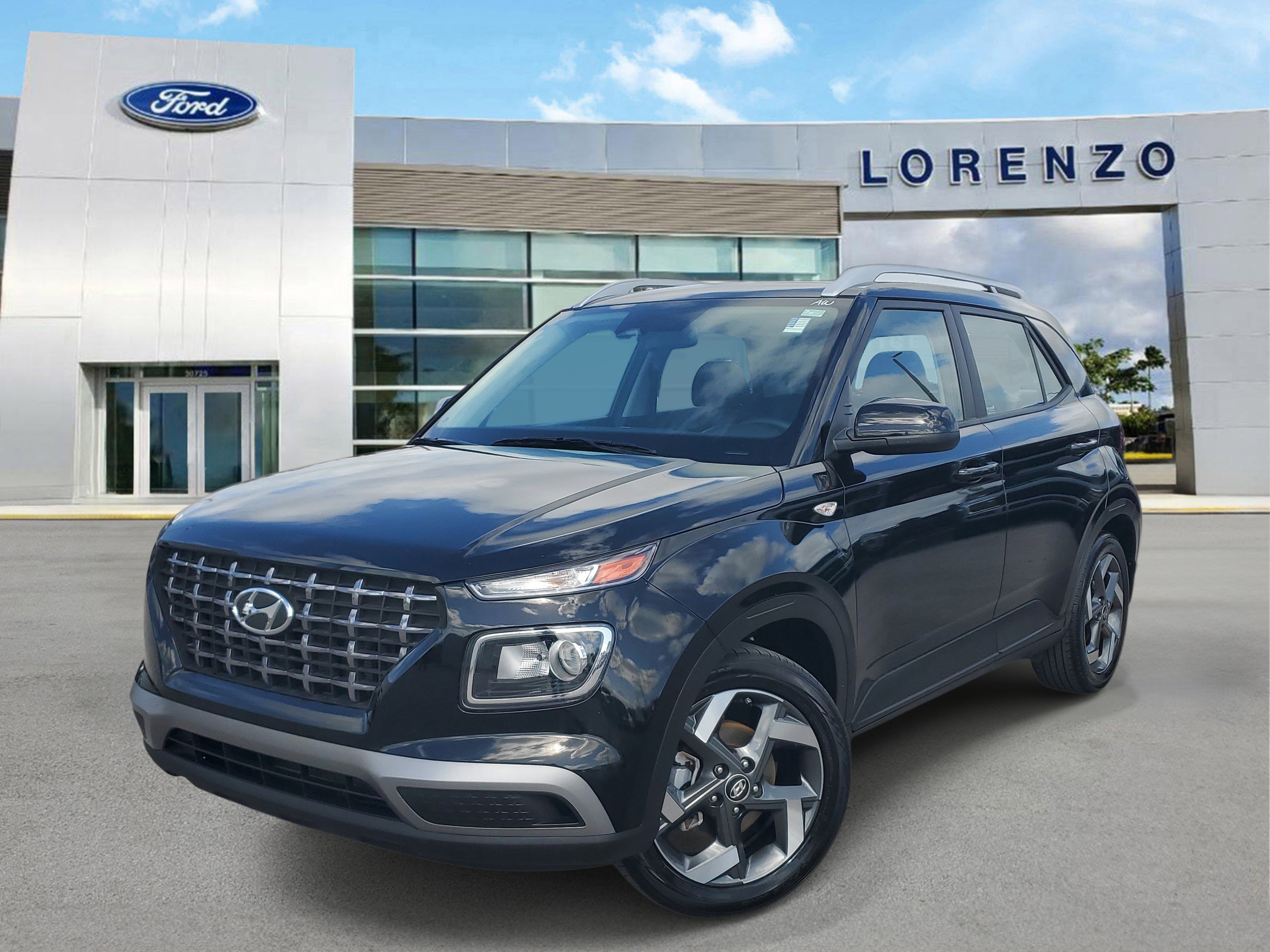 Used 2024 Hyundai Venue SEL image 1