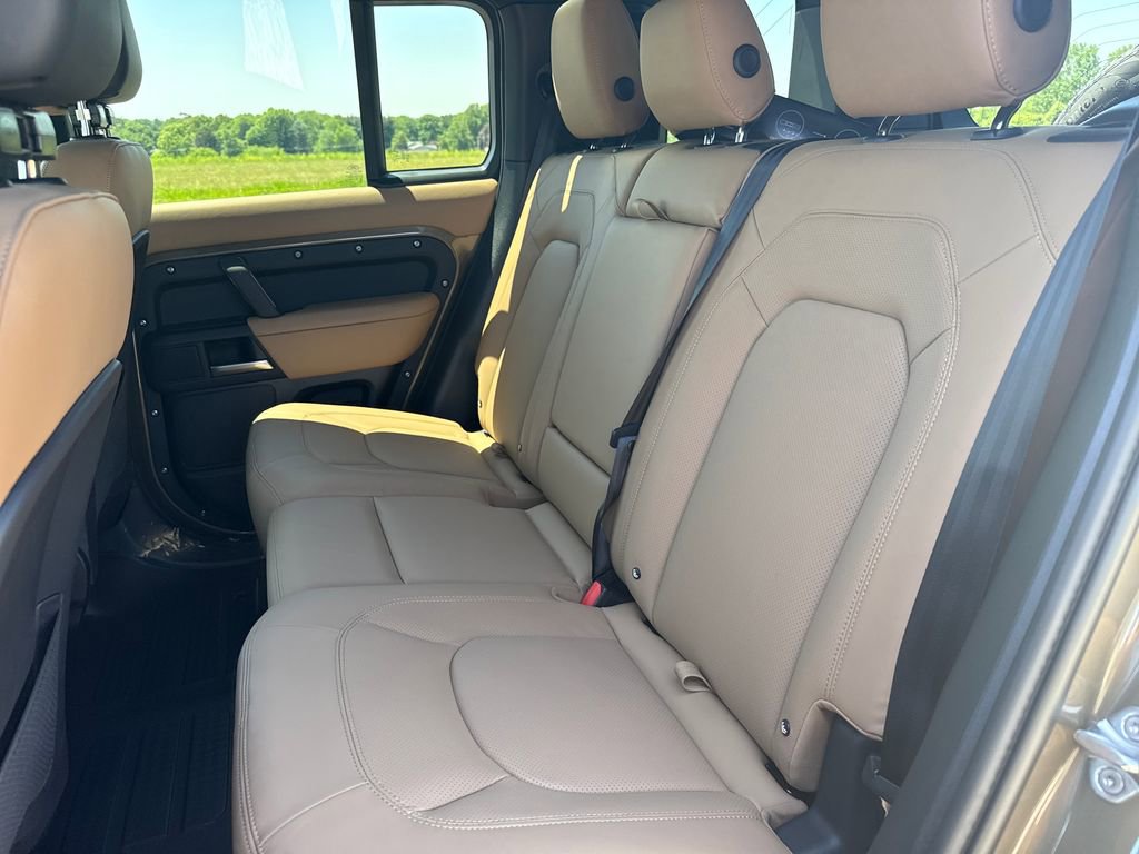 New 2026 Land Rover Defender 110 X-Dynamic SE AWD/4WD image 13