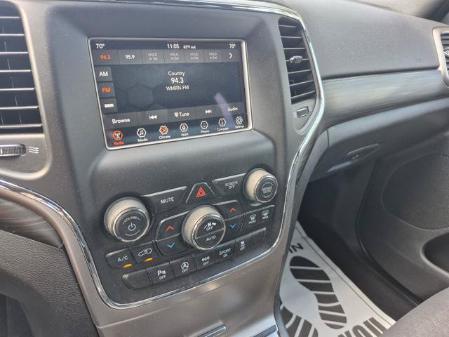 Used 2020 Jeep Grand Cherokee Laredo AWD/4WD image 16
