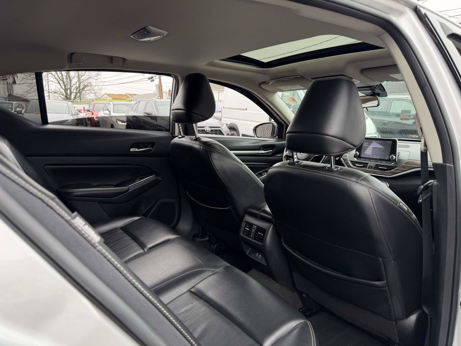 Used 2022 Nissan Altima 2.5 SL FWD image 17
