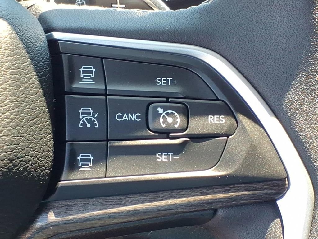 Used 2023 Jeep Grand Cherokee 30th Anniversary AWD/4WD image 11