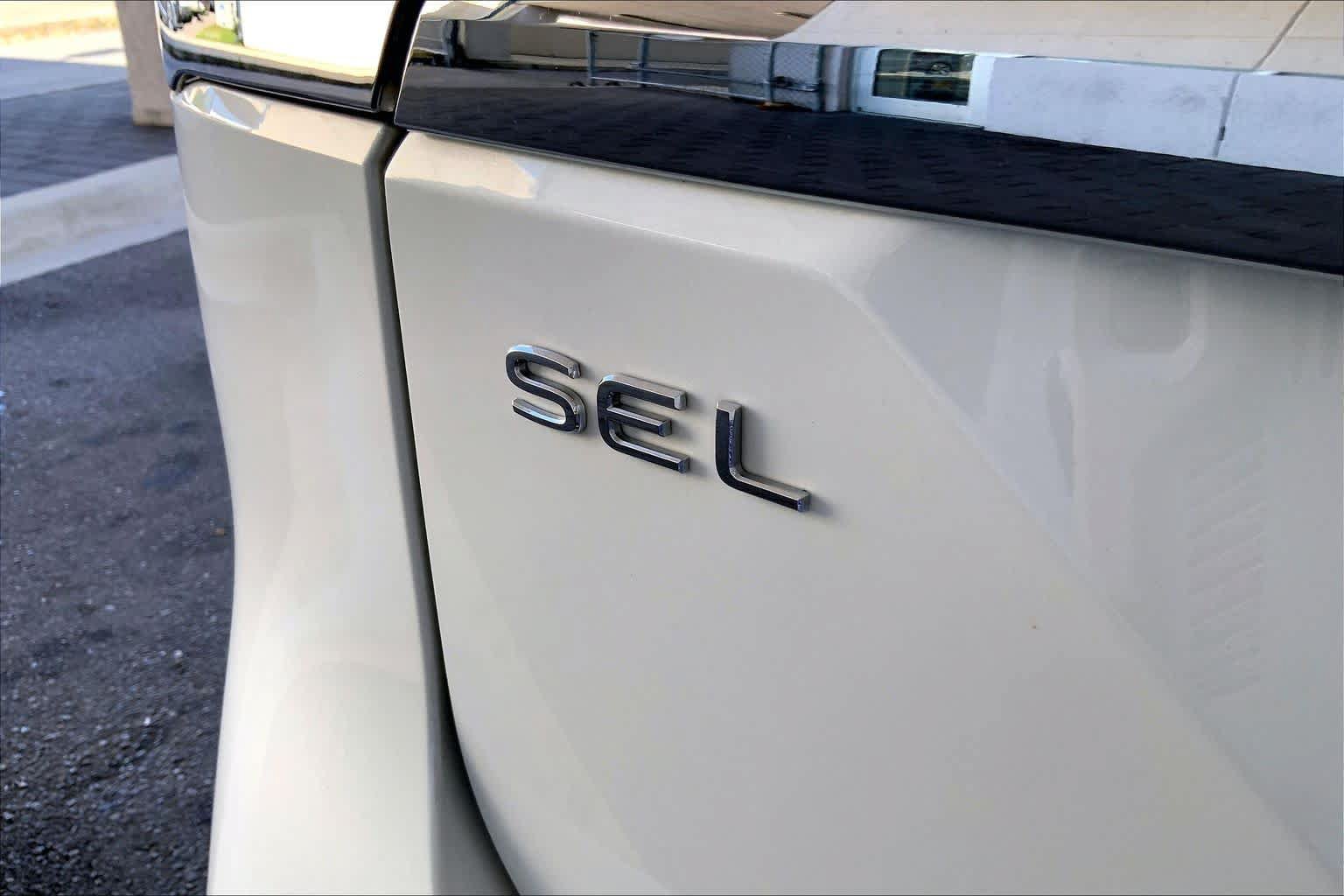 Used 2025 Volkswagen Atlas SEL AWD/4WD image 10
