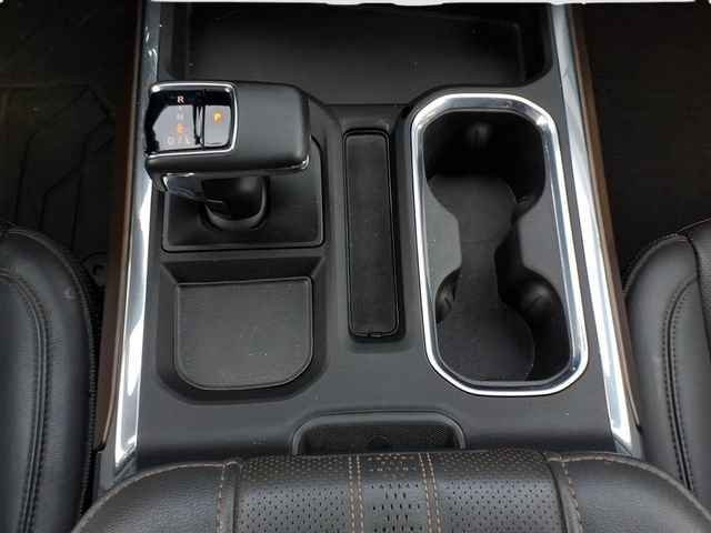 Used 2024 Chevrolet Silverado 1500 High Country w/ High Country Premium Package AWD/4WD image 23