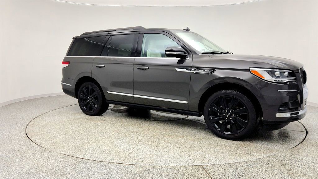 Used 2024 Lincoln Navigator Black Label image 3