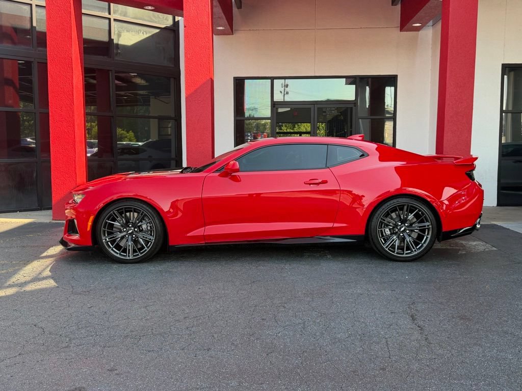 Used 2018 Chevrolet Camaro ZL1 RWD image 10