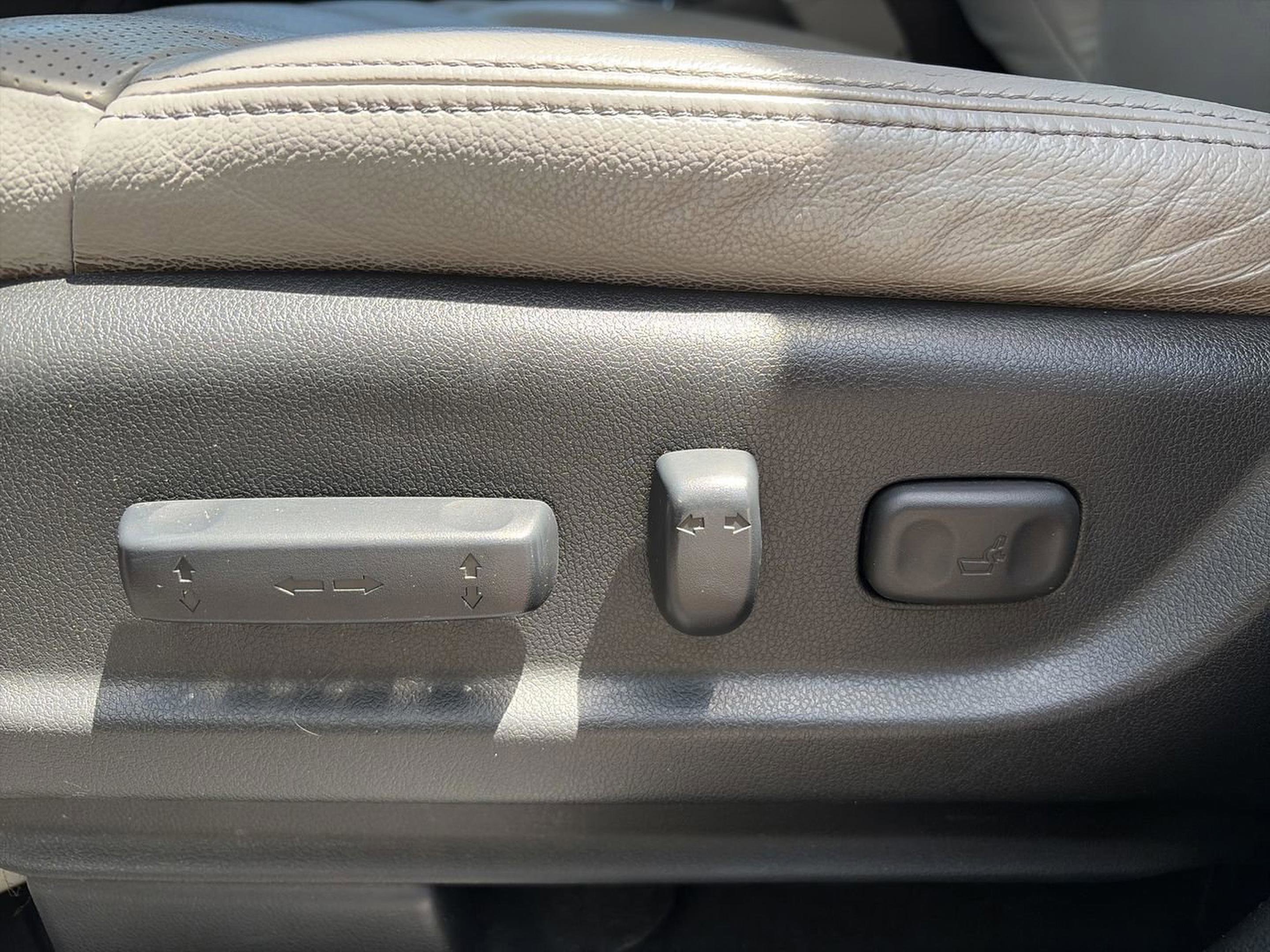 Used 2015 Honda CR-V Touring image 14