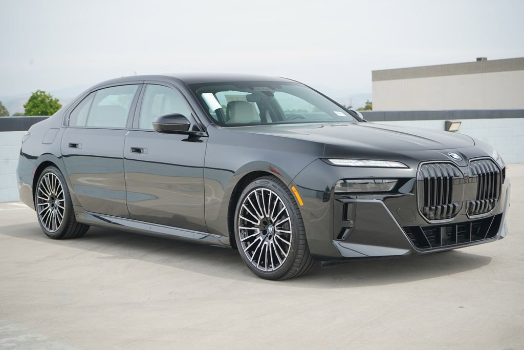 New 2026 BMW 760i xDrive w/ Executive Package image 3