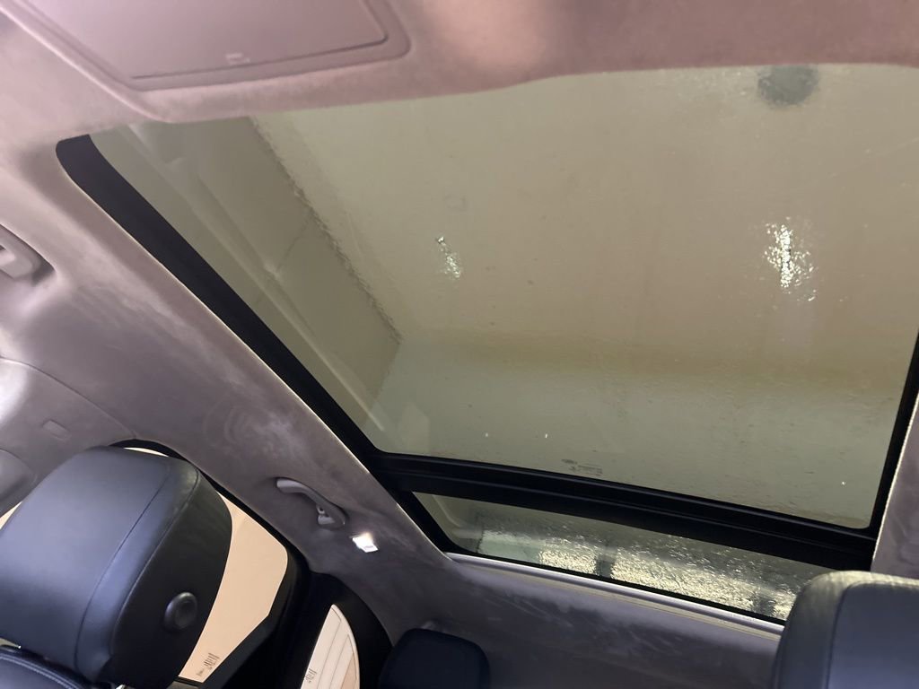 Used 2020 Jaguar F-PACE Premium image 14