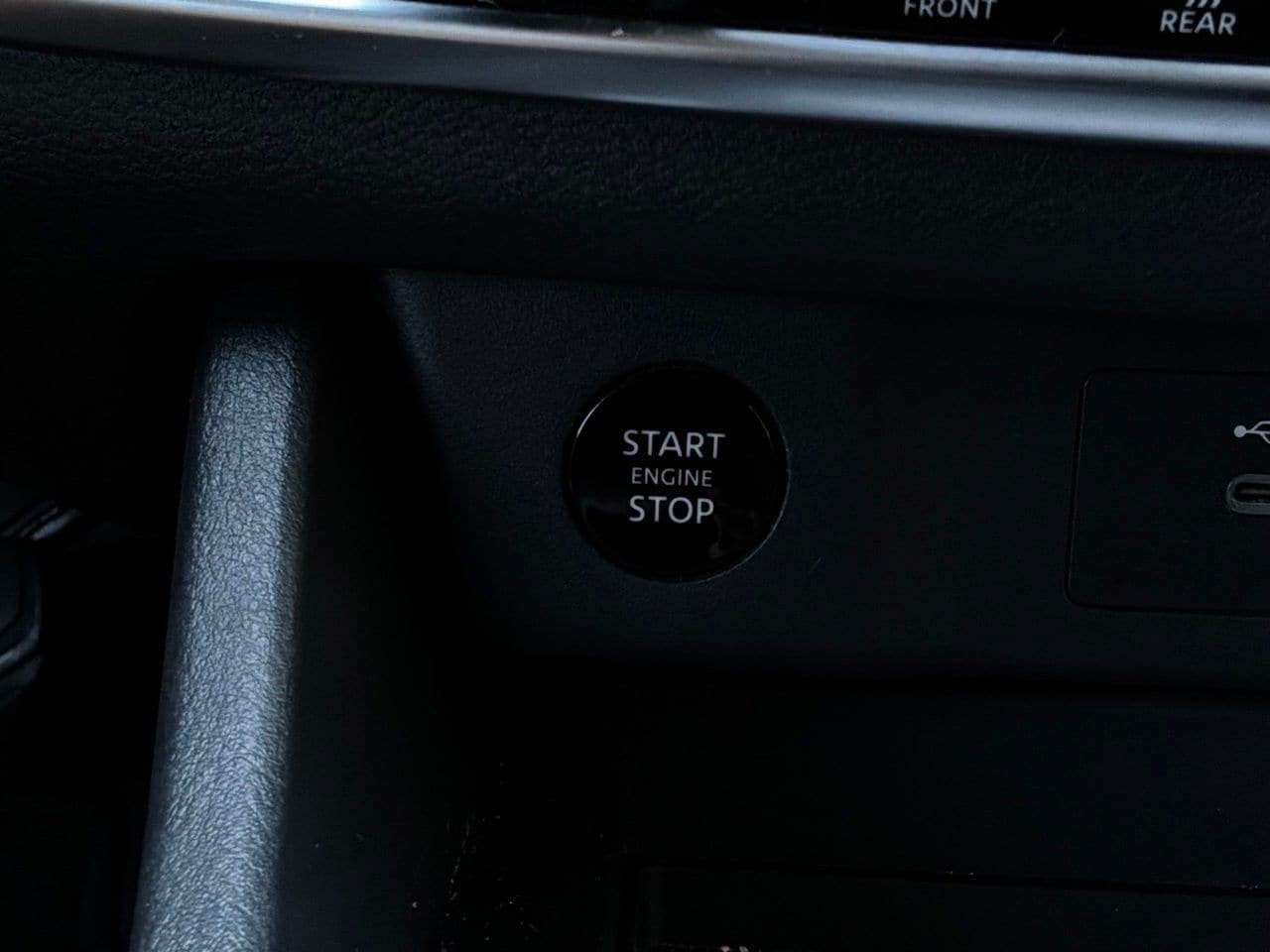 Used 2025 Nissan Rogue SV FWD image 26