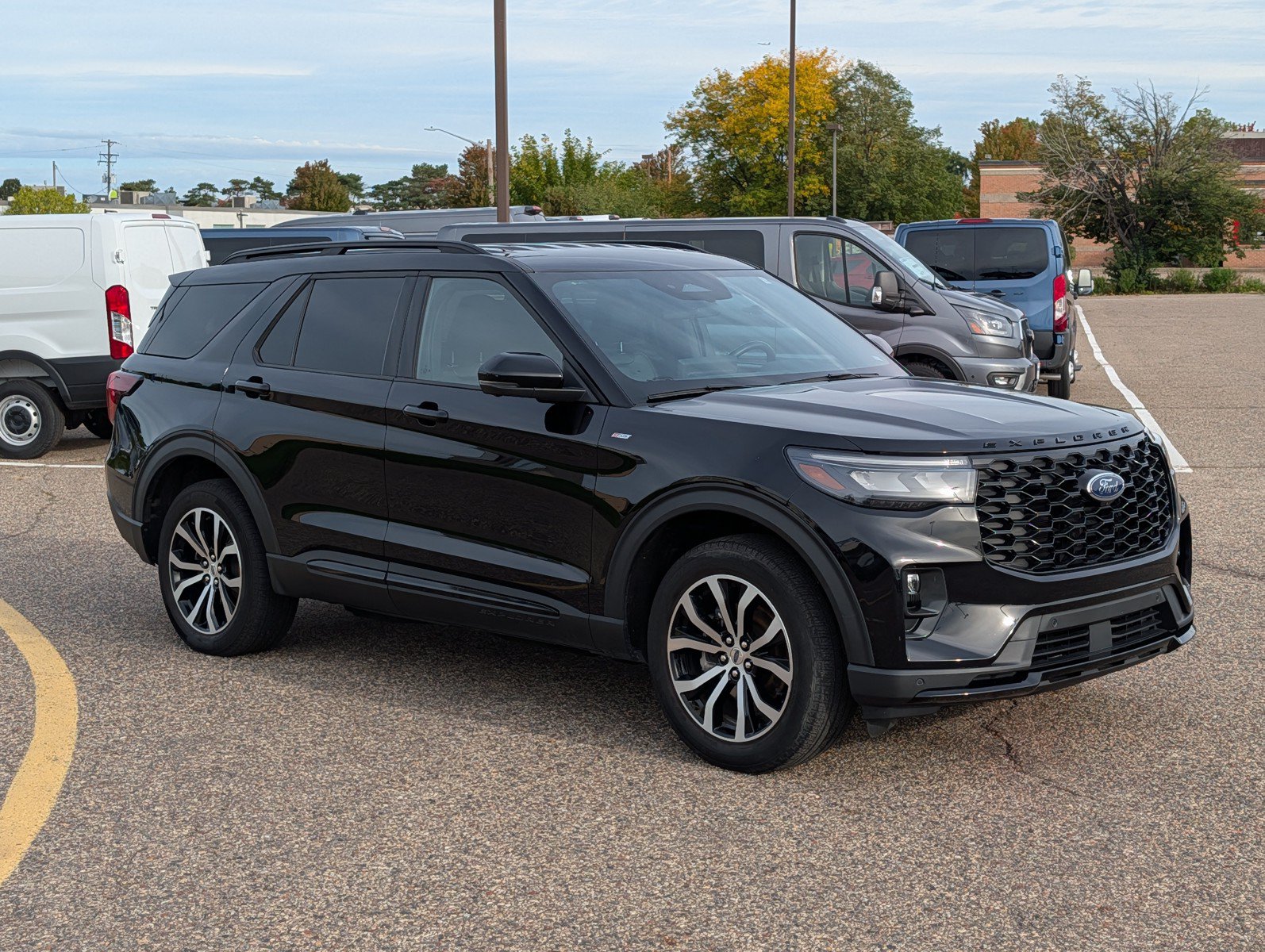 Used 2025 Ford Explorer ST-Line AWD/4WD image 3