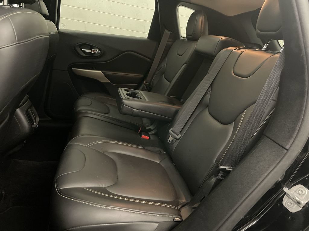 Used 2018 Jeep Cherokee Limited AWD/4WD image 18