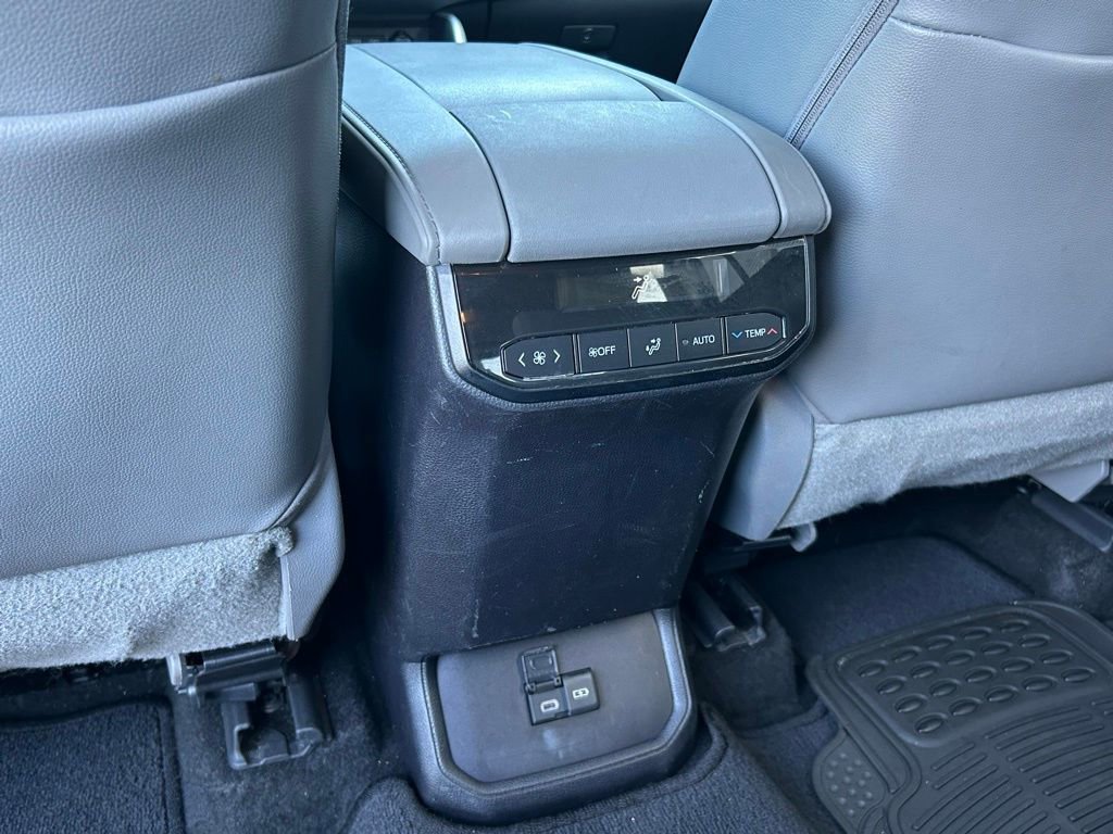 Used 2023 Toyota Highlander XLE FWD image 63