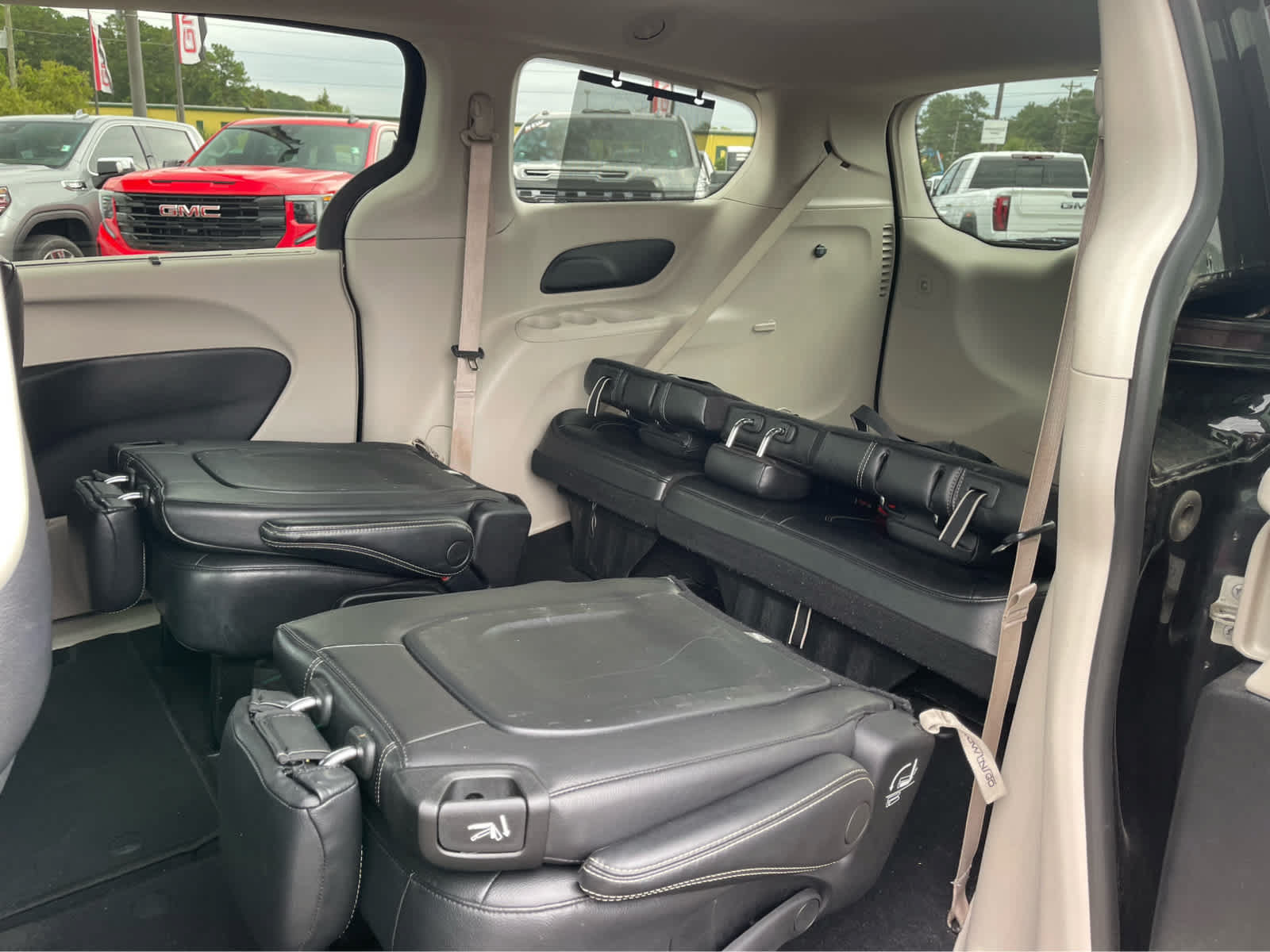 Used 2022 Chrysler Pacifica Touring-L FWD image 19
