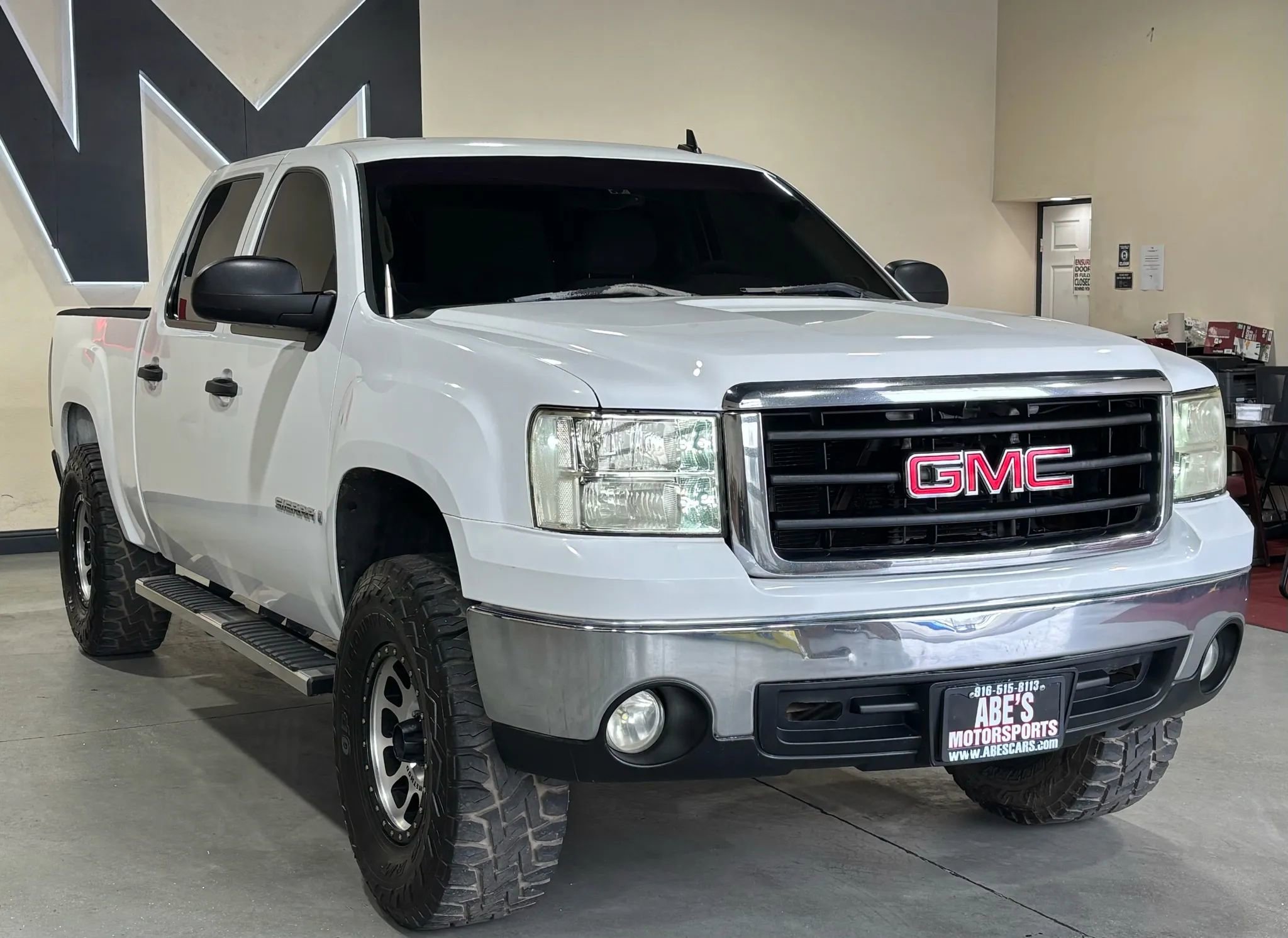 Used 2007 GMC Sierra 1500 SLE w/ SLE/SLT Trailering Package RWD image 2