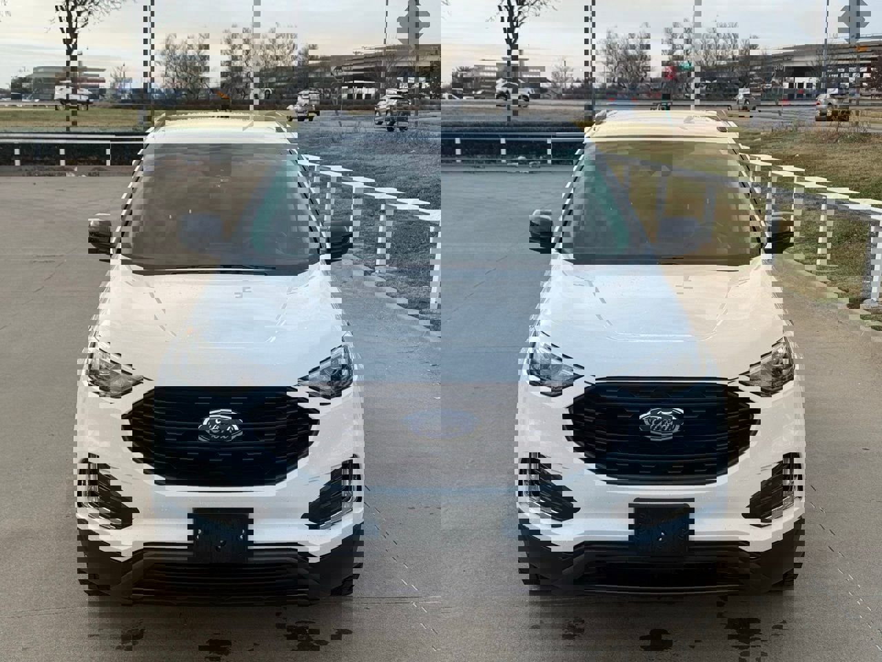 Used 2022 Ford Edge SEL w/ Sport Appearance Package image 2