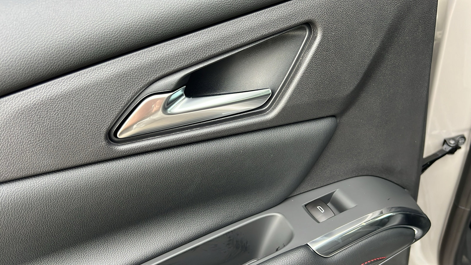 New 2026 Chevrolet Traverse Z71 w/ Driver Confidence Package image 12