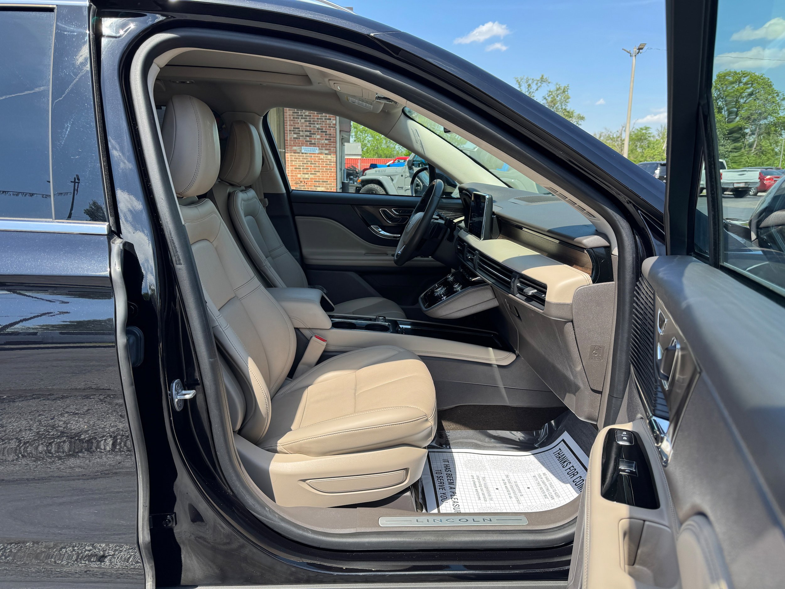 Used 2022 Lincoln Corsair Reserve AWD/4WD image 16