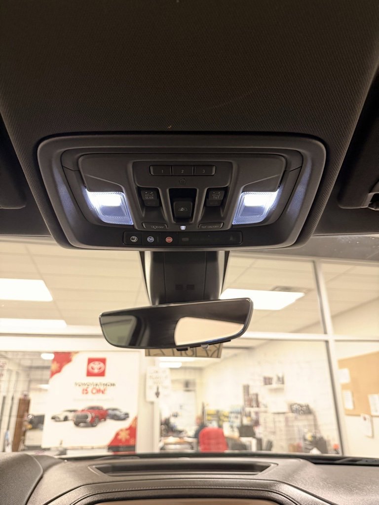 Certified 2019 Chevrolet Silverado 1500 High Country w/ Technology Package image 23