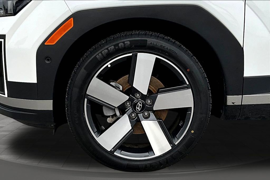 Used 2025 Hyundai Santa Fe Limited image 35