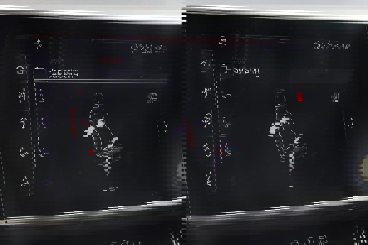 Used 2025 Audi S8 image 63