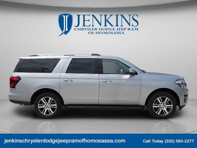Used 2024 Ford Expedition Max Limited AWD/4WD image 2