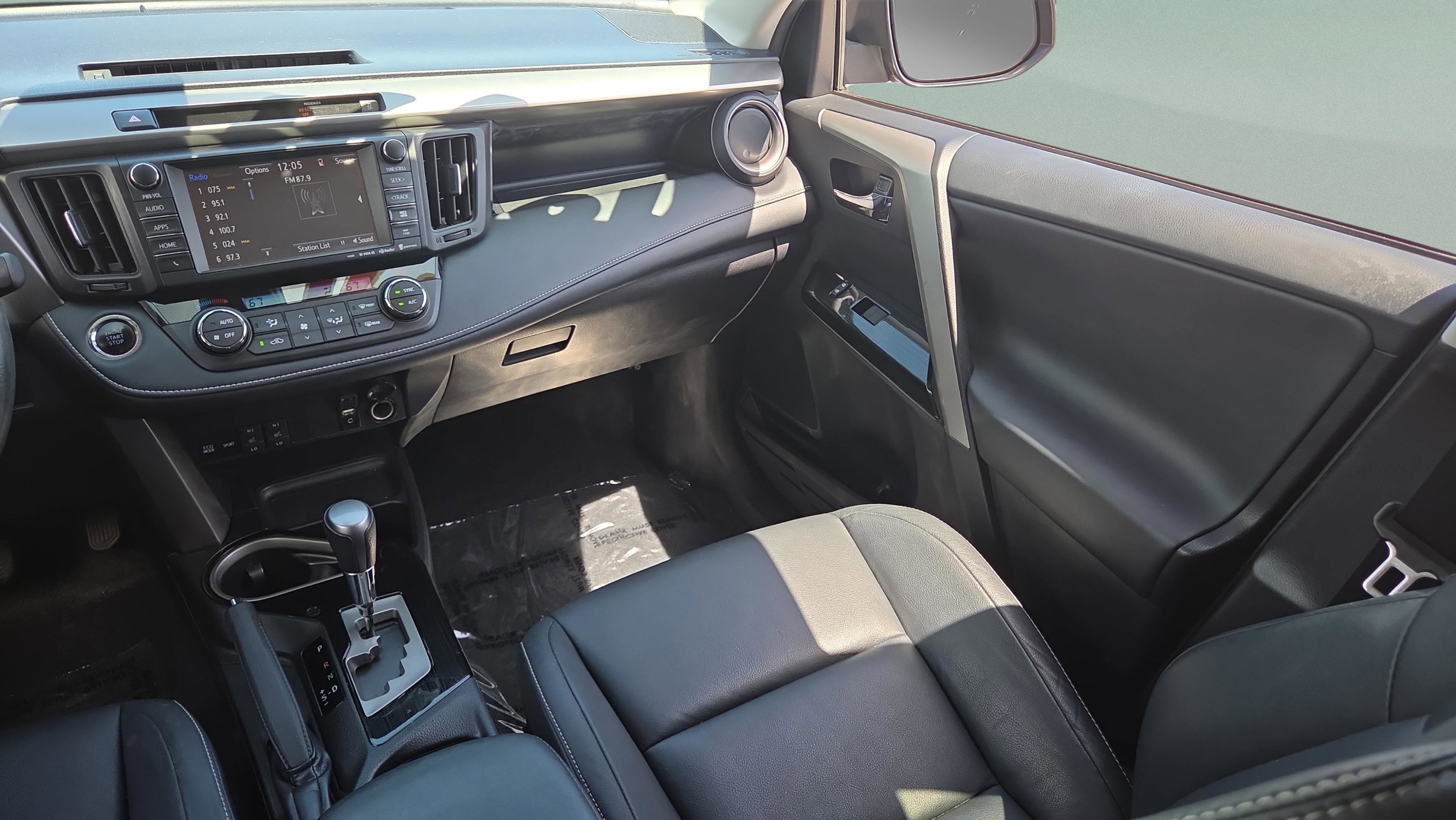 Used 2016 Toyota RAV4 Limited FWD image 14