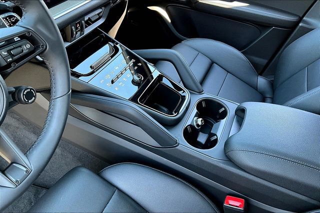 Used 2026 Porsche Cayenne image 18