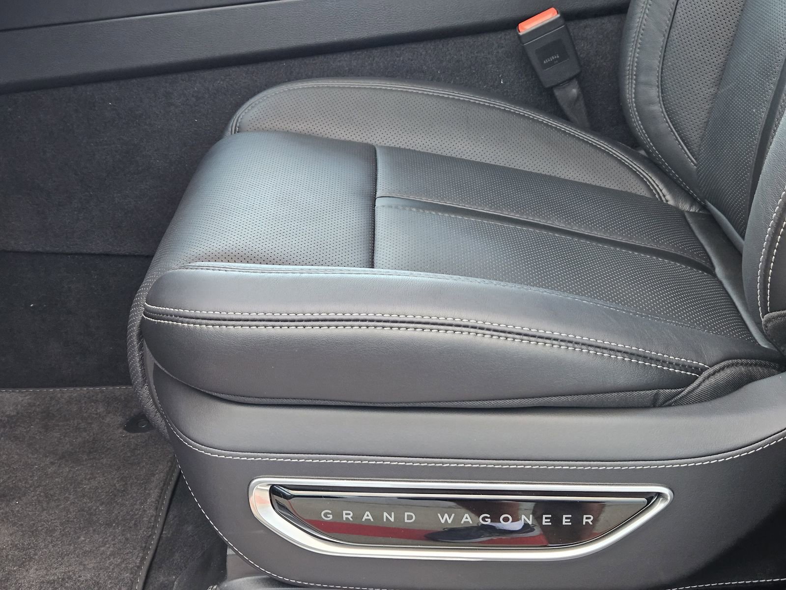 New 2026 Jeep Grand Wagoneer Summit w/ Rear Seat Video Group I image 24