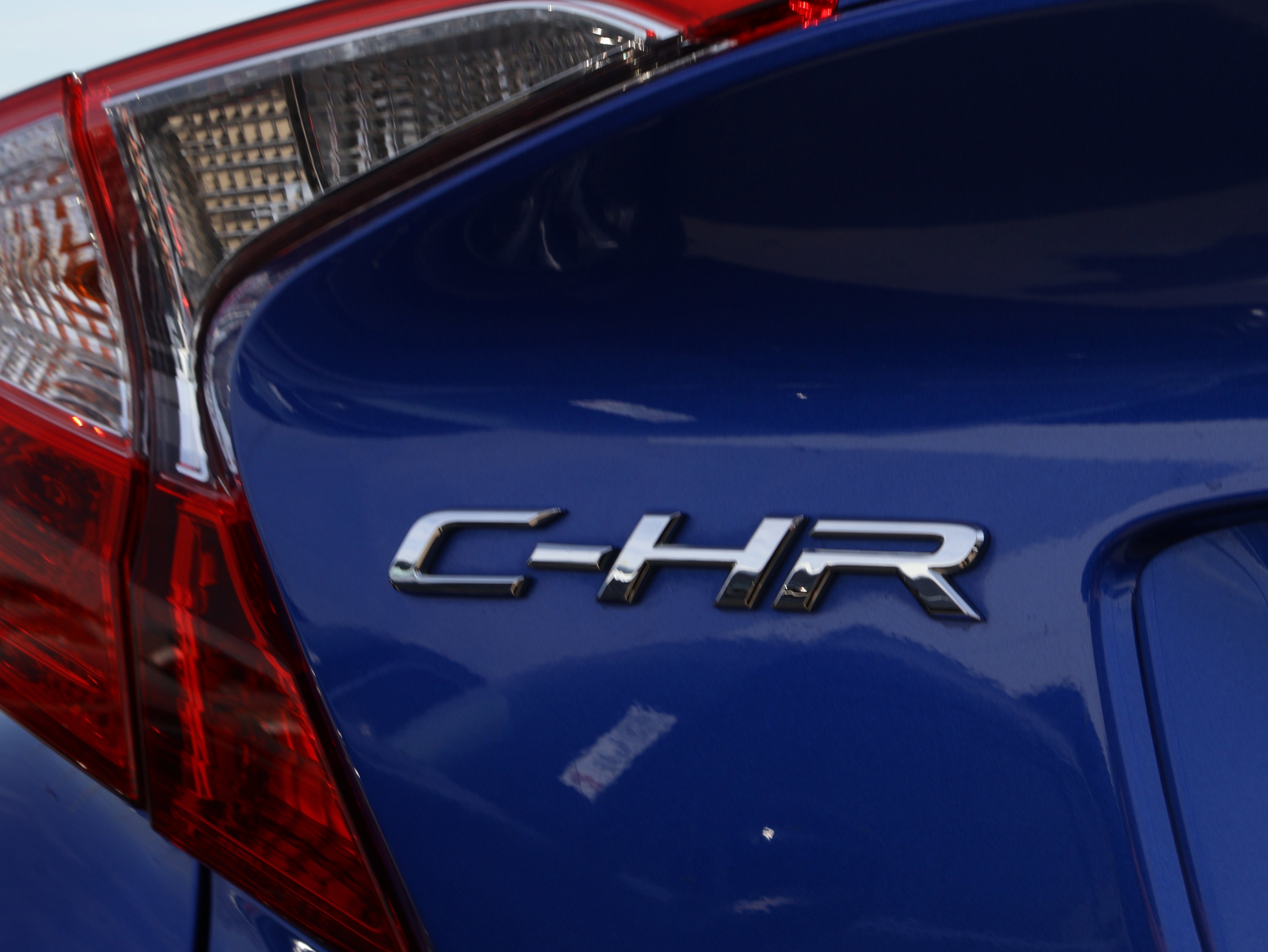 Used 2021 Toyota C-HR XLE image 16