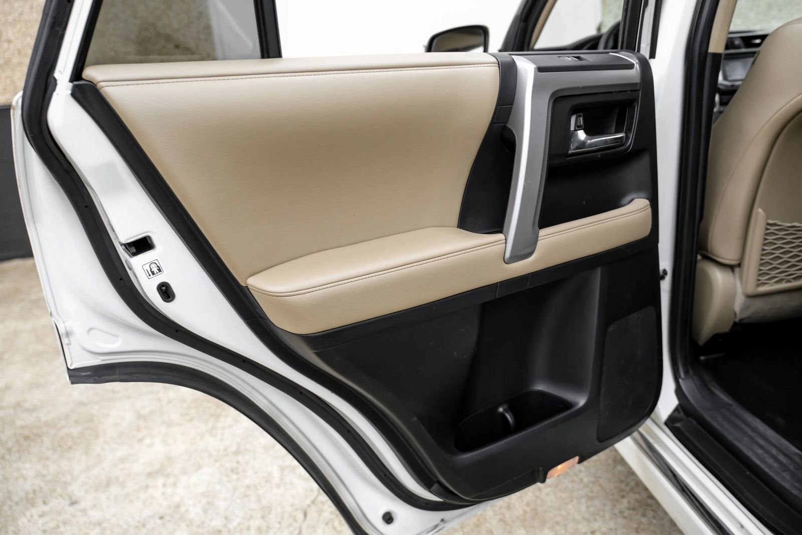 Used 2015 Toyota 4Runner Limited AWD/4WD image 50