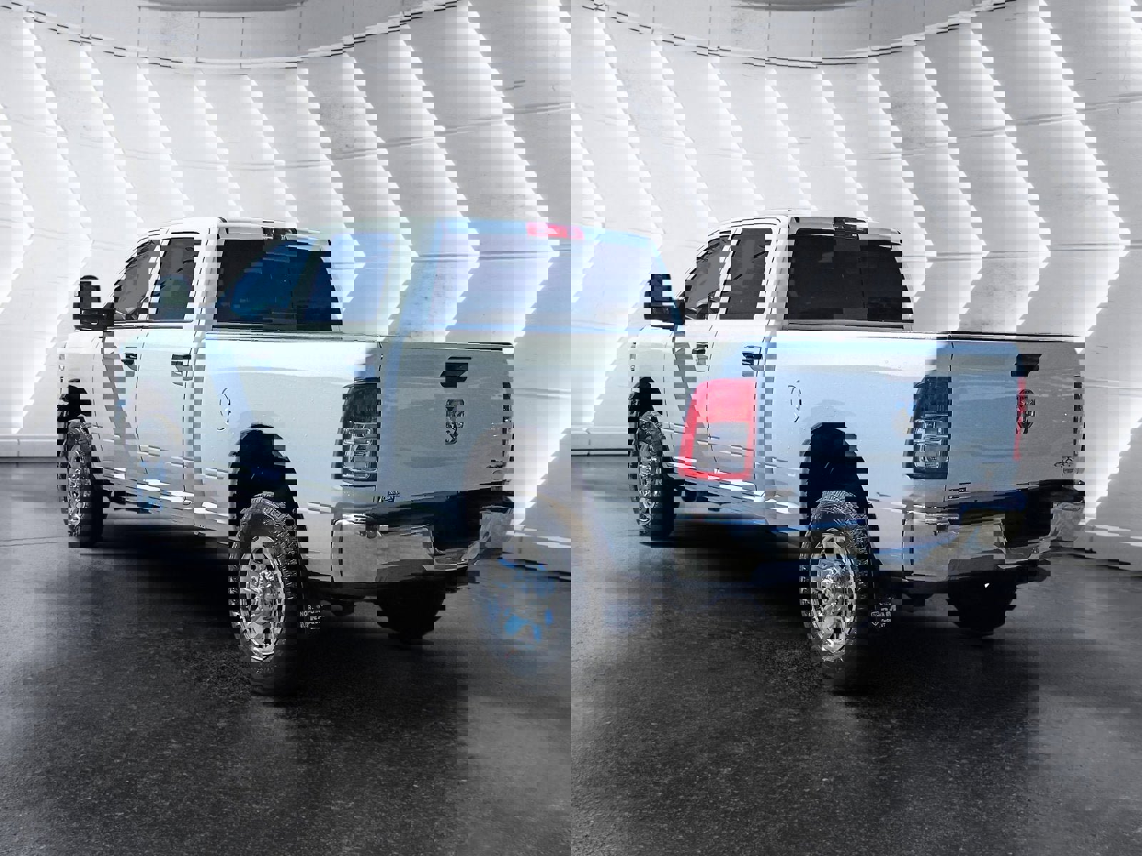 Used 2024 RAM 2500 Tradesman w/ Chrome Appearance Group image 4