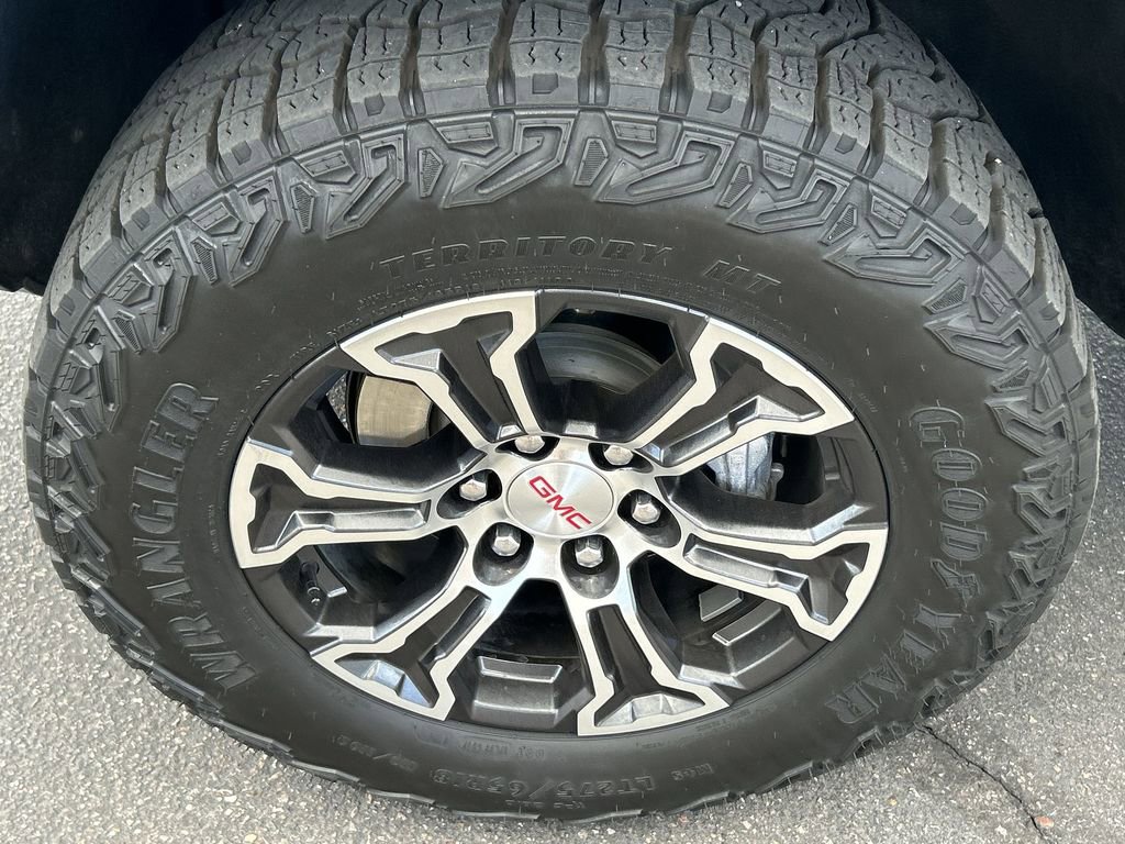 Used 2024 GMC Canyon AT4 w/ Technology Package image 32