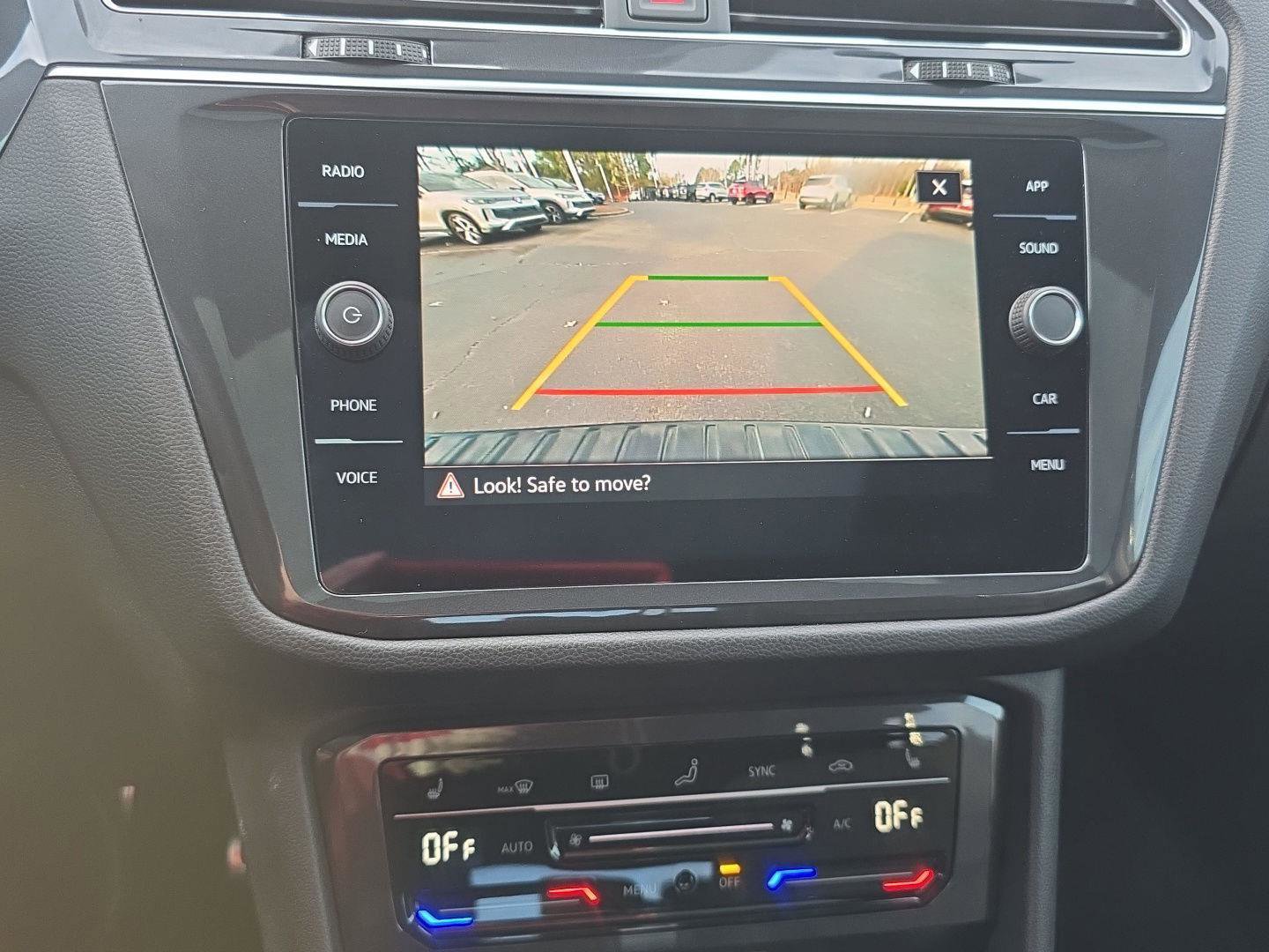 Used 2023 Volkswagen Tiguan SE R-Line image 20