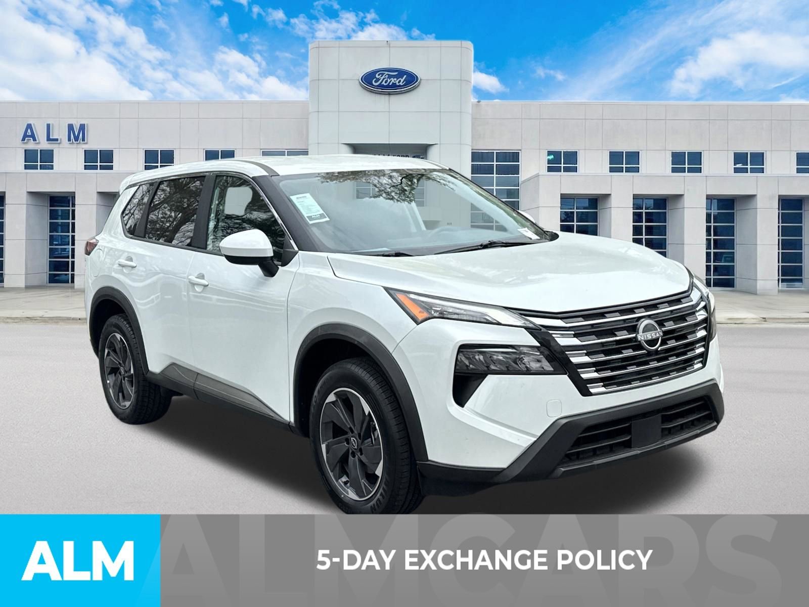 Used 2025 Nissan Rogue SV FWD image 3